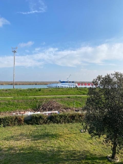 La Cueva Del Faro Hotel Gorino Ferrarese ภายนอก รูปภาพ